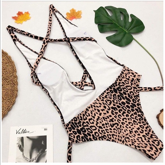 Chetah print one piece swimsuit - Picture 4 of 4